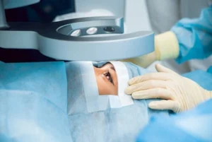 Laser Eye Surgery for Long-Sightedness procedure